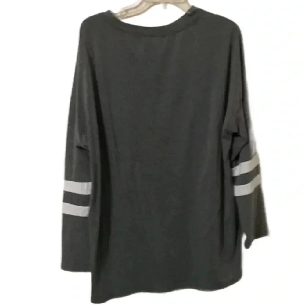 Women’s Dark Grey Pull Over Tee Shirt. Size XL